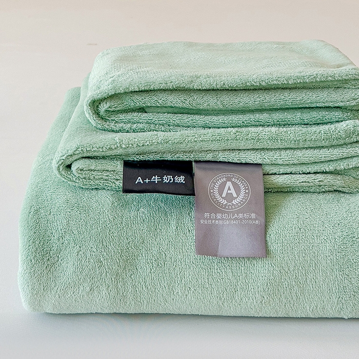 91家纺网 家纺一手货源 找家纺 （总）芷凡家纺 2025新款A类牛奶绒纯色条纹格子床单