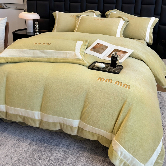 91家纺网 家纺一手货源 找家纺 懒猫家纺 2025新款轻奢拼接牛奶绒四件套-缪斯 缪斯-蕉黄绿