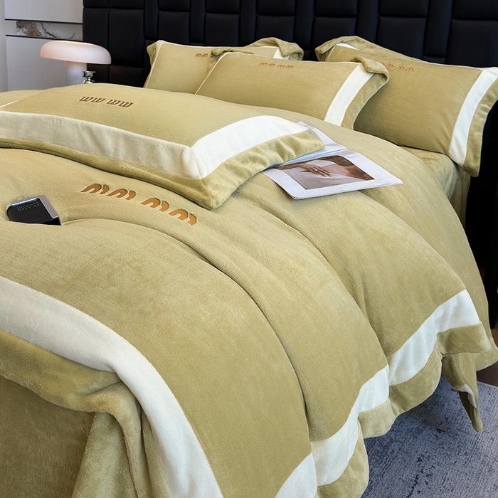 91家纺网 家纺一手货源 找家纺 懒猫家纺 2025新款轻奢拼接牛奶绒四件套-缪斯 缪斯-蕉黄绿