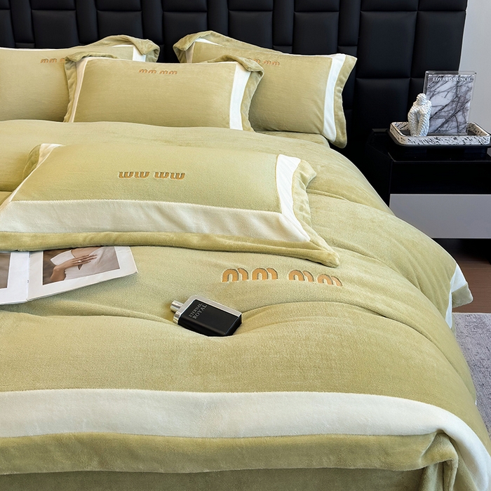 91家纺网 家纺一手货源 找家纺 懒猫家纺 2025新款轻奢拼接牛奶绒四件套-缪斯 缪斯-蕉黄绿