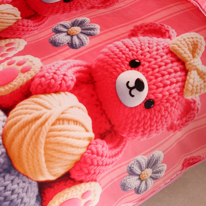 91家纺网 家纺一手货源 找家纺 雨洋家纺 2025新款学生季加厚保暖牛奶绒金貂绒婴儿宝宝学生三件套 毛线熊