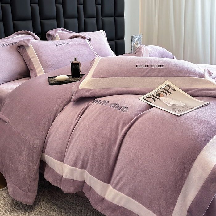 91家纺网 家纺一手货源 找家纺 懒猫家纺 2025新款轻奢拼接牛奶绒四件套-缪斯 缪斯-芋米露