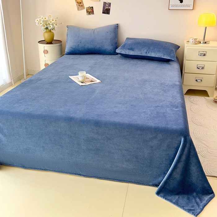 91家纺网 家纺一手货源 找家纺 芷凡家纺 2025新款A类牛奶绒纯色条纹格子床单 牛奶绒床单-宝蓝