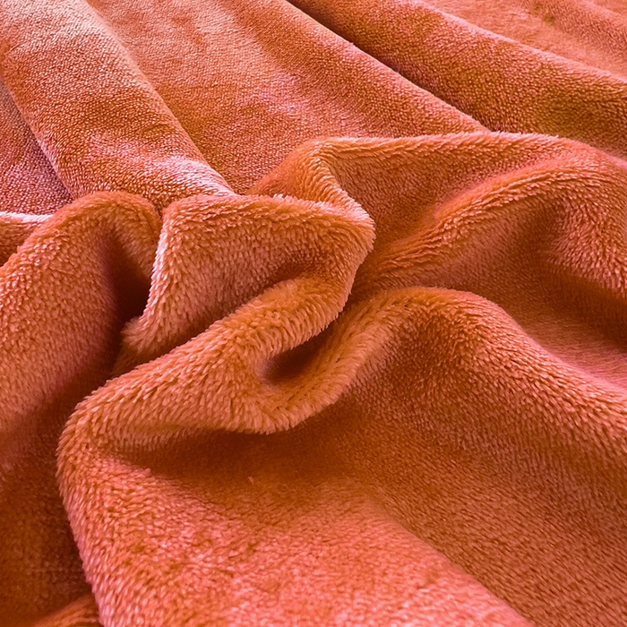 91家纺网 家纺一手货源 找家纺 芷凡家纺 2025新款A类牛奶绒纯色条纹格子床单 牛奶绒床单-焦糖