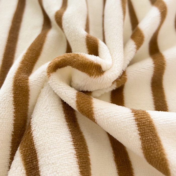 91家纺网 家纺一手货源 找家纺 芷凡家纺 2025新款A类牛奶绒纯色条纹格子床单 牛奶绒床单-咖条