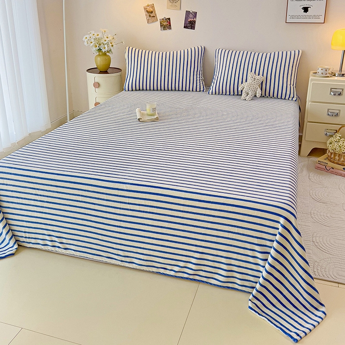 91家纺网 家纺一手货源 找家纺 芷凡家纺 2025新款A类牛奶绒纯色条纹格子床单 牛奶绒床单-蓝条