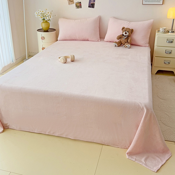 91家纺网 家纺一手货源 找家纺 芷凡家纺 2025新款A类牛奶绒纯色条纹格子床单 牛奶绒床单-嫩粉