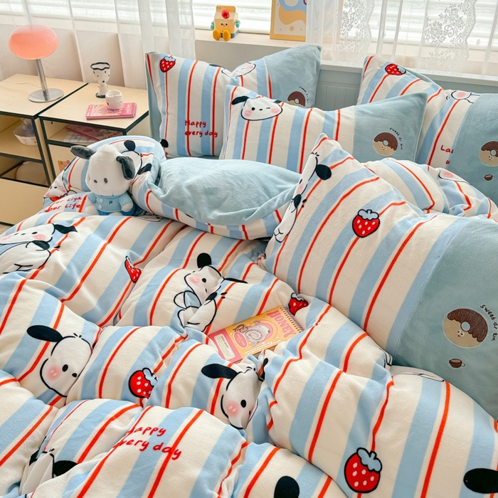 91家纺网 家纺一手货源 找家纺 懒猫家纺 2025新款牛奶绒印花刺绣四件套 草莓小狗