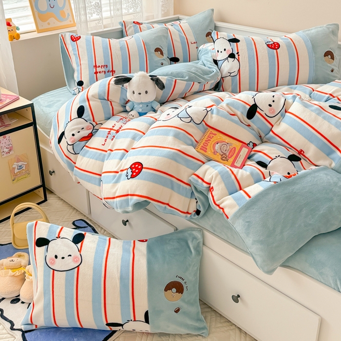 91家纺网 家纺一手货源 找家纺 懒猫家纺 2025新款牛奶绒印花刺绣四件套 草莓小狗