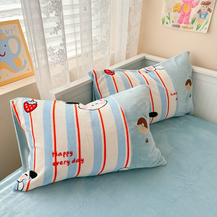 91家纺网 家纺一手货源 找家纺 懒猫家纺 2025新款牛奶绒印花刺绣四件套 草莓小狗