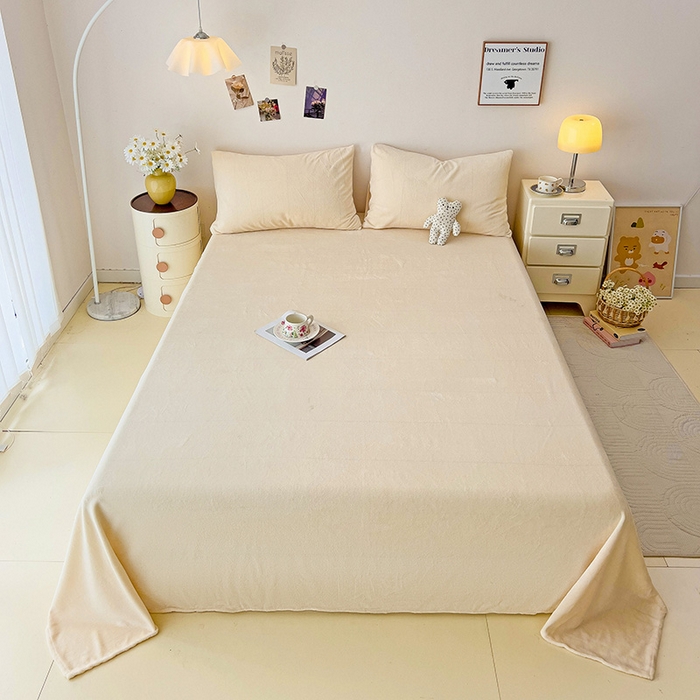 91家纺网 家纺一手货源 找家纺 芷凡家纺 2025新款A类牛奶绒纯色条纹格子床单 牛奶绒床单-芝士