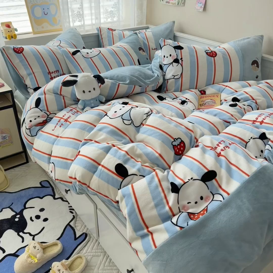 91家纺网 家纺一手货源 找家纺 懒猫家纺 2025新款牛奶绒印花刺绣四件套 草莓小狗