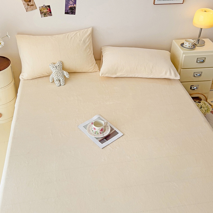 91家纺网 家纺一手货源 找家纺 芷凡家纺 2025新款A类牛奶绒纯色条纹格子床单 牛奶绒床单-芝士