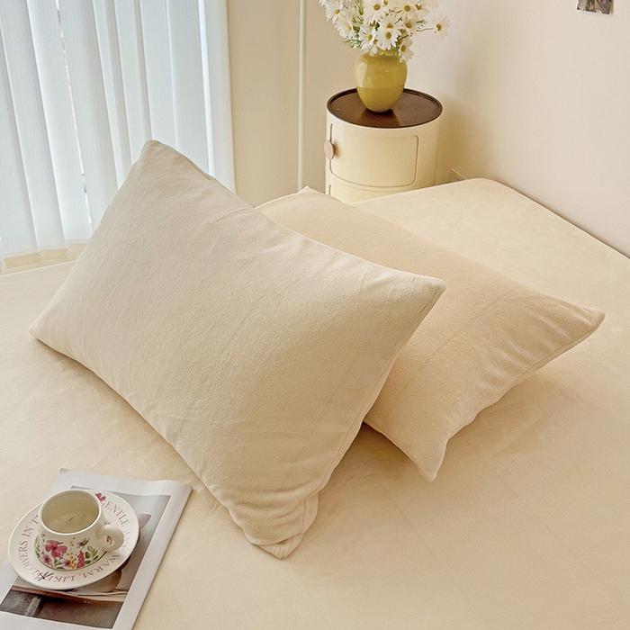 91家纺网 家纺一手货源 找家纺 芷凡家纺 2025新款A类牛奶绒纯色条纹格子床单 牛奶绒床单-芝士