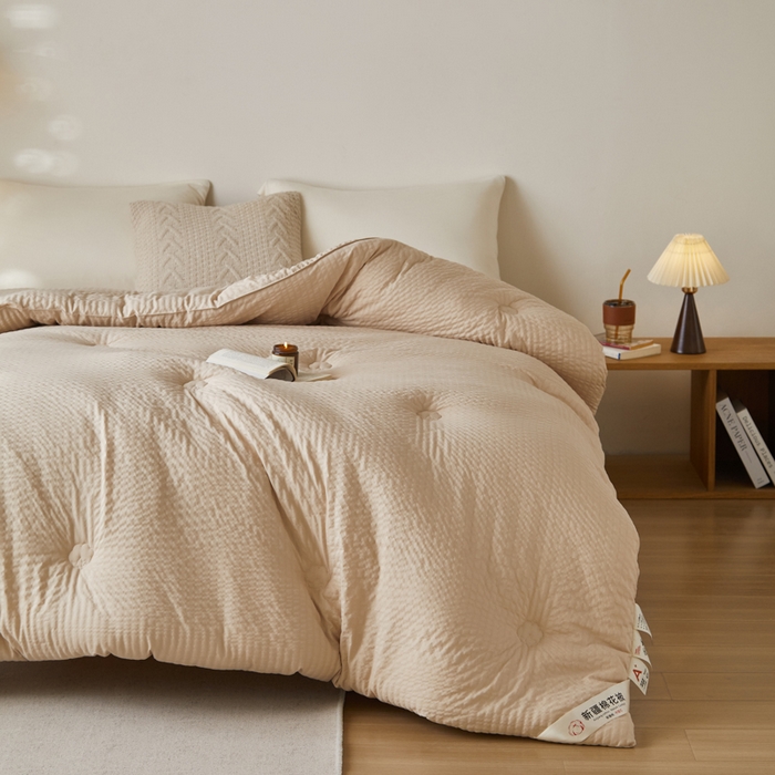 91家纺网 家纺一手货源 找家纺 大彩家居 2025新款A类亲肤泡泡纱棉花被被子被芯 咖色