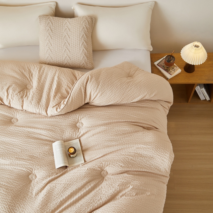 91家纺网 家纺一手货源 找家纺 大彩家居 2025新款A类亲肤泡泡纱棉花被被子被芯 咖色