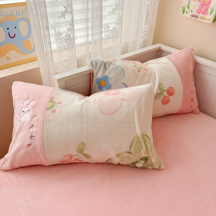 91家纺网 家纺一手货源 找家纺 懒猫家纺 2025新款牛奶绒印花刺绣四件套 灿烂花开