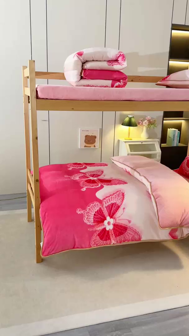 91家纺网 家纺一手货源 找家纺 雨洋家纺 2025新款学生季加厚保暖牛奶绒金貂绒婴儿宝宝学生三件套 蝶恋