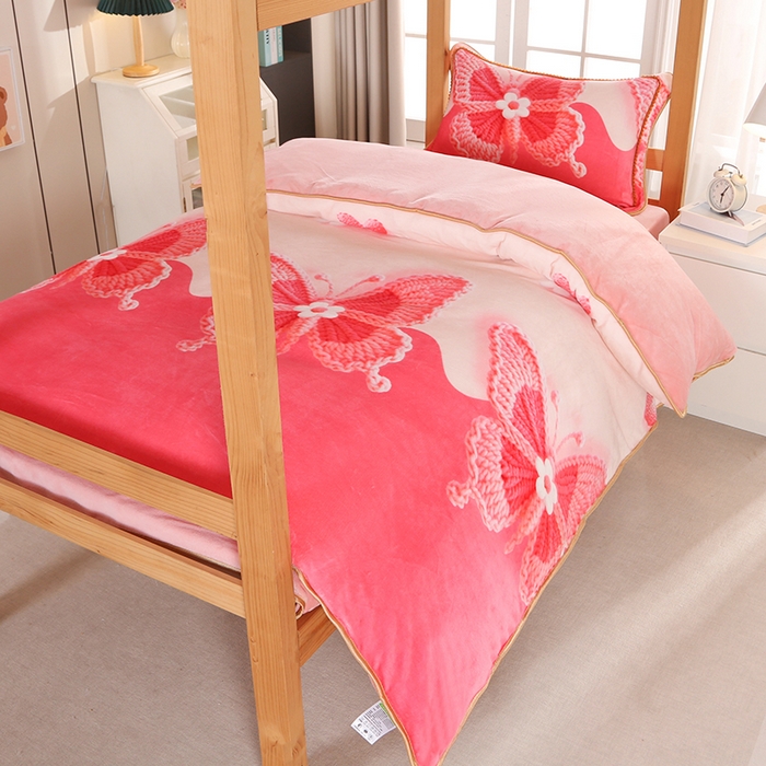 91家纺网 家纺一手货源 找家纺 雨洋家纺 2025新款学生季加厚保暖牛奶绒金貂绒婴儿宝宝学生三件套 蝶恋