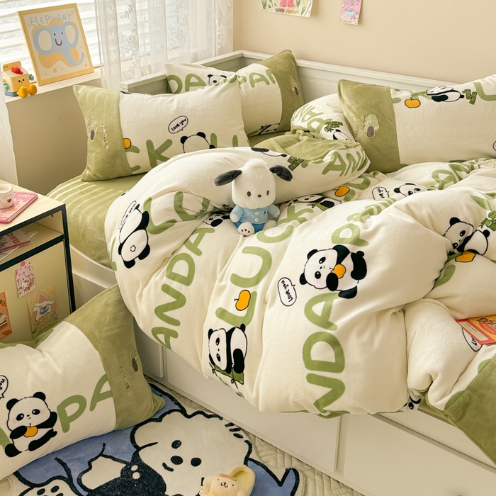 91家纺网 家纺一手货源 找家纺 懒猫家纺 2025新款牛奶绒印花刺绣四件套 萌萌熊猫