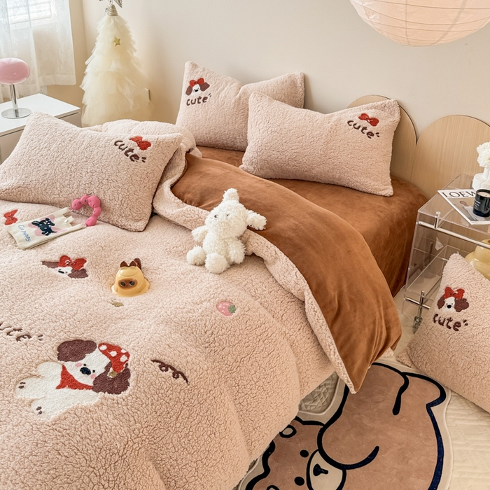 91家纺网 家纺一手货源 找家纺 懒猫家纺 2024新款羊羔绒刺绣四件套 麦乐狗