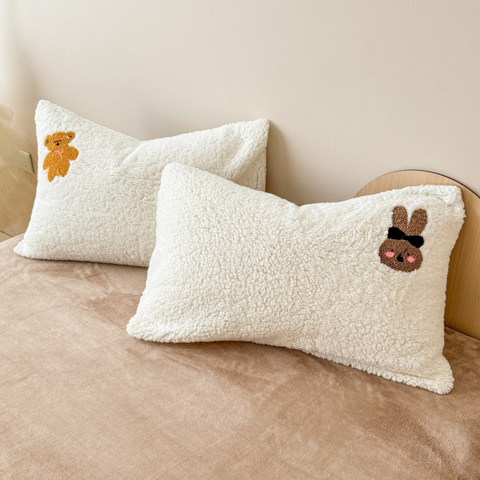 91家纺网 家纺一手货源 找家纺 懒猫家纺 2024新款羊羔绒刺绣四件套 奇妙兔