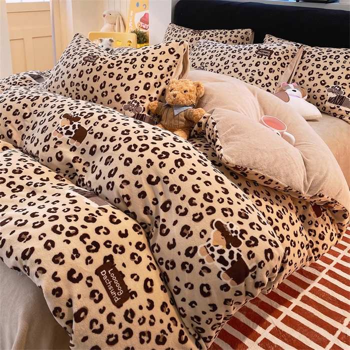 91家纺网 家纺一手货源 找家纺 （总）佰亿莱 2025直播新款印花小清新法莱绒牛奶绒四件套