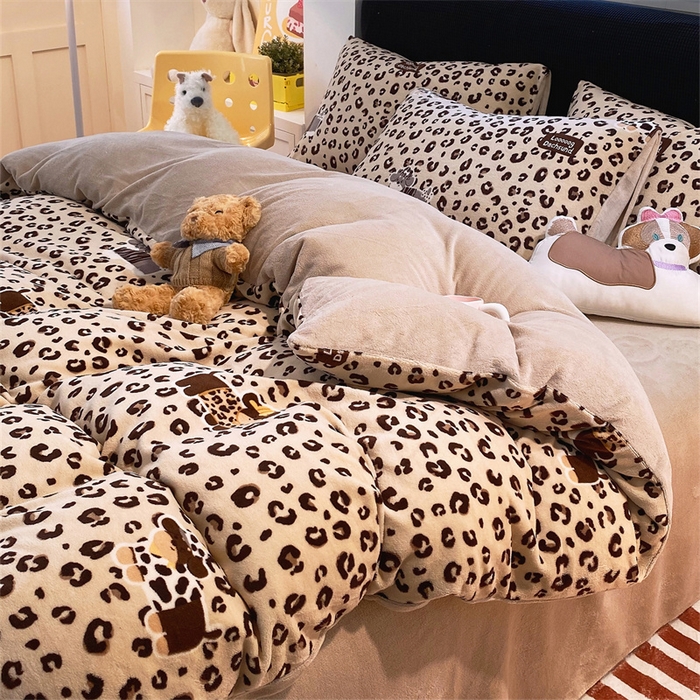 91家纺网 家纺一手货源 找家纺 （总）佰亿莱 2025直播新款印花小清新法莱绒牛奶绒四件套