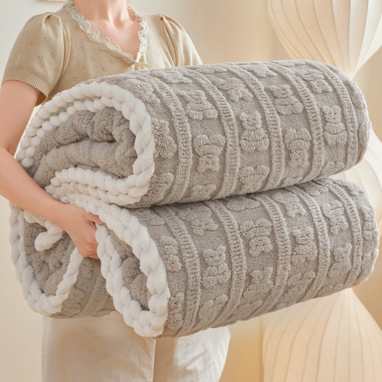 91家纺网 家纺一手货源 找家纺 （总）世纪绒品 2025新款A类立体牛奶绒雕花绒单层毛毯毯子-多宝熊