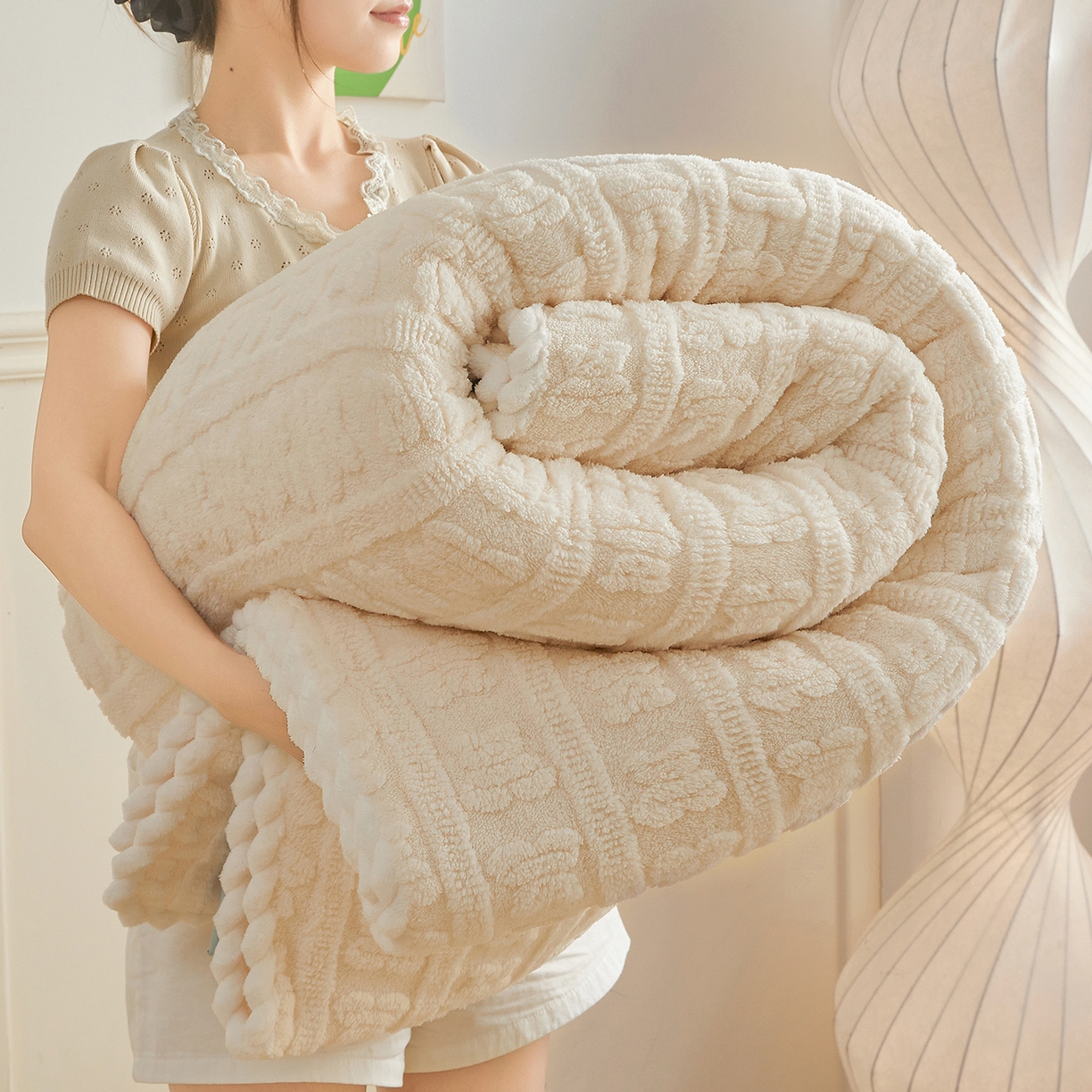 91家纺网 家纺一手货源 找家纺 世纪绒品 2025新款A类立体牛奶绒雕花绒单层毛毯毯子-多宝熊 多宝熊 月牙白