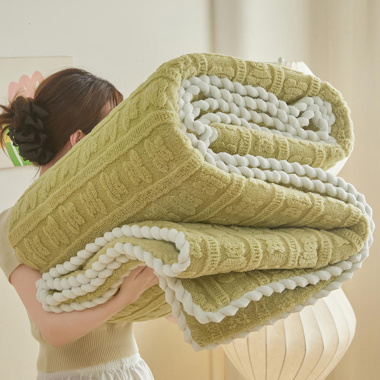 91家纺网 家纺一手货源 找家纺 世纪绒品 2025新款A类立体牛奶绒雕花绒单层毛毯毯子-多宝熊 多宝熊 果绿