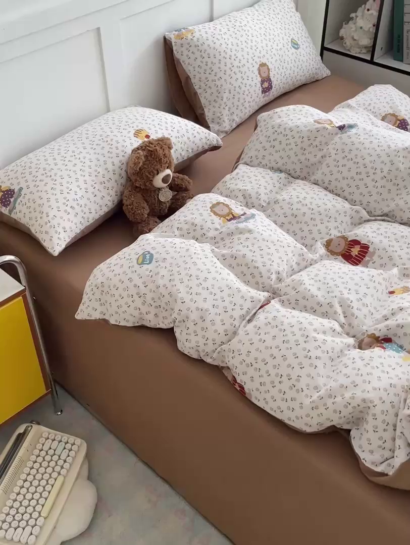 91家纺网 家纺一手货源 找家纺 王朝国际 2025新款爆款云感亚麻有氧双层纱皱皱双层纱四件套 萌狮花境