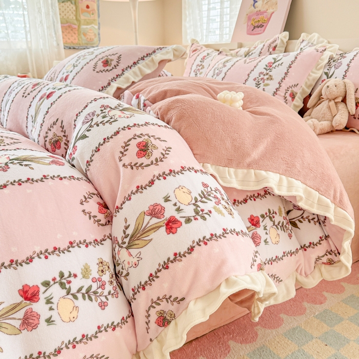 懒猫家纺 2025新款韩版牛奶绒四件套 草莓萌兔