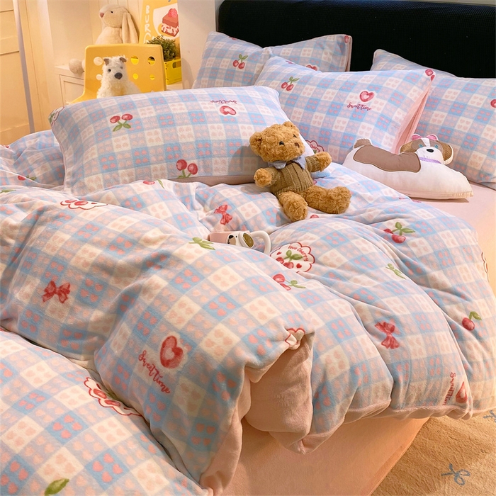 91家纺网 家纺一手货源 找家纺 佰亿莱 2025直播新款印花小清新法莱绒牛奶绒四件套爱心樱桃