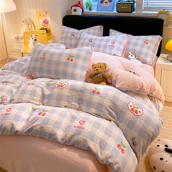 91家纺网 家纺一手货源 找家纺 佰亿莱 2025直播新款印花小清新法莱绒牛奶绒四件套爱心樱桃