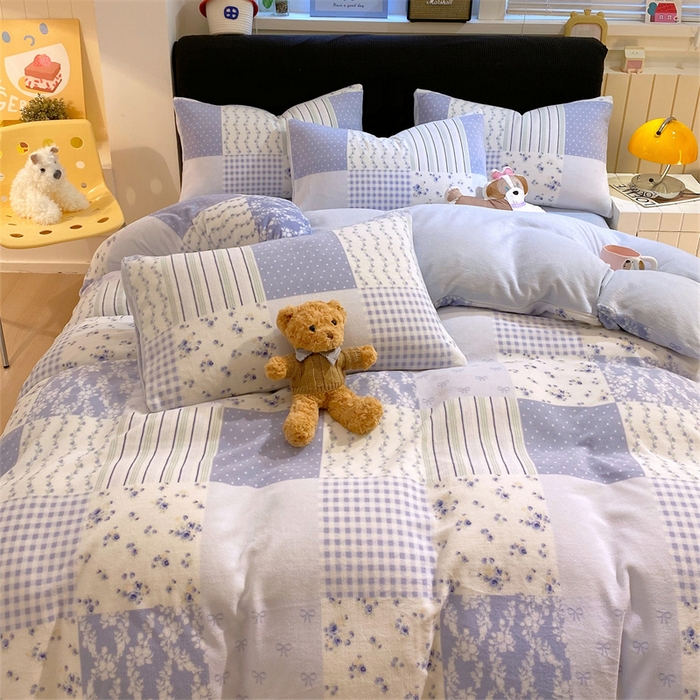 91家纺网 家纺一手货源 找家纺 佰亿莱 2025直播新款印花小清新法莱绒牛奶绒四件套百福蓝