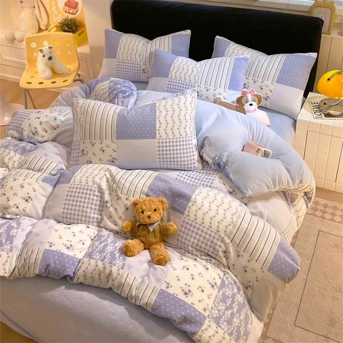 91家纺网 家纺一手货源 找家纺 佰亿莱 2025直播新款印花小清新法莱绒牛奶绒四件套百福蓝