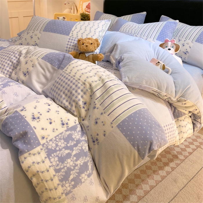 91家纺网 家纺一手货源 找家纺 佰亿莱 2025直播新款印花小清新法莱绒牛奶绒四件套百福蓝