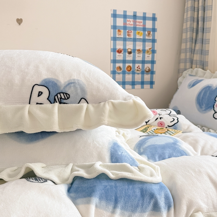 91家纺网 家纺一手货源 找家纺 懒猫家纺 2025新款韩版牛奶绒四件套 可爱熊