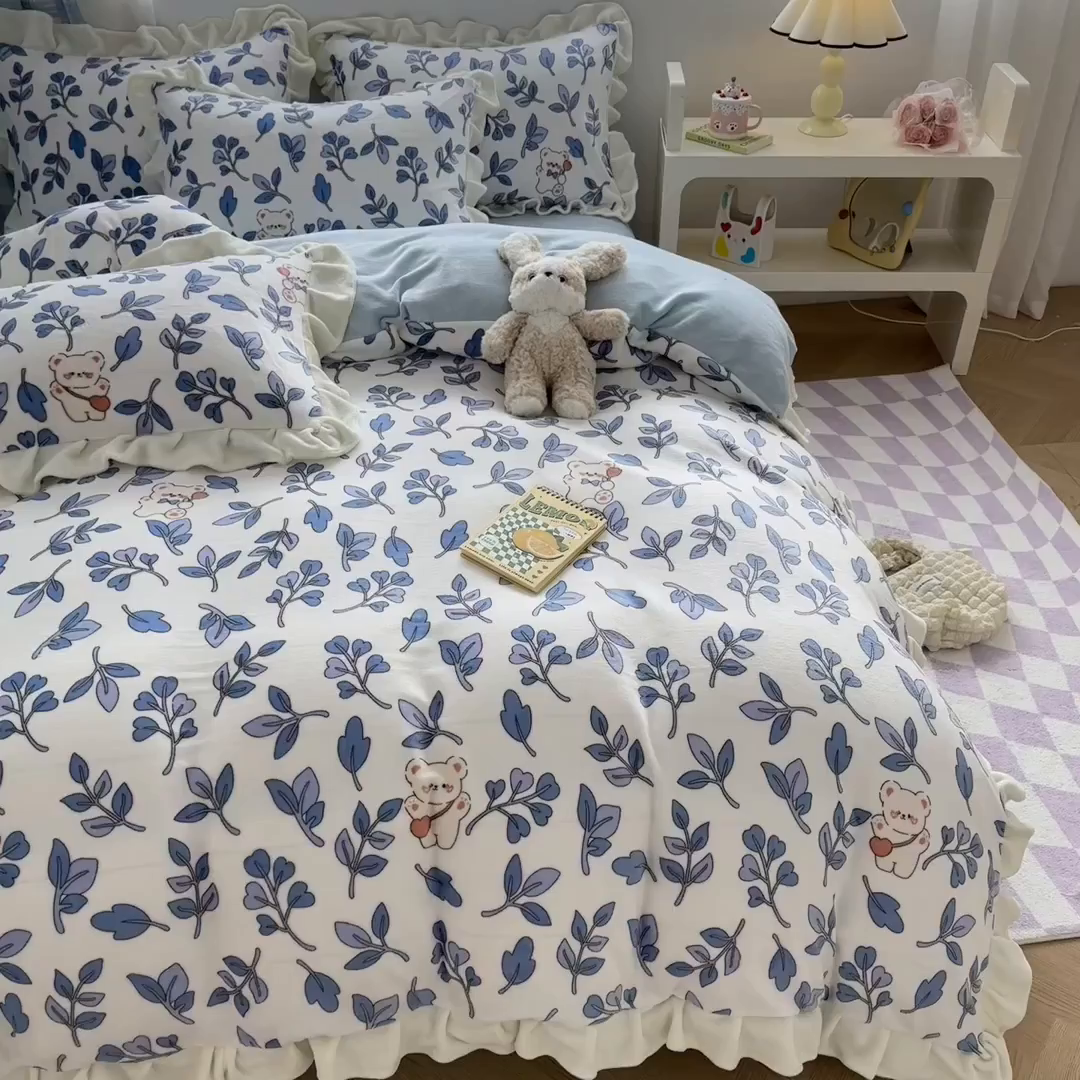 91家纺网 家纺一手货源 找家纺 懒猫家纺 2025新款韩版牛奶绒四件套 快乐熊