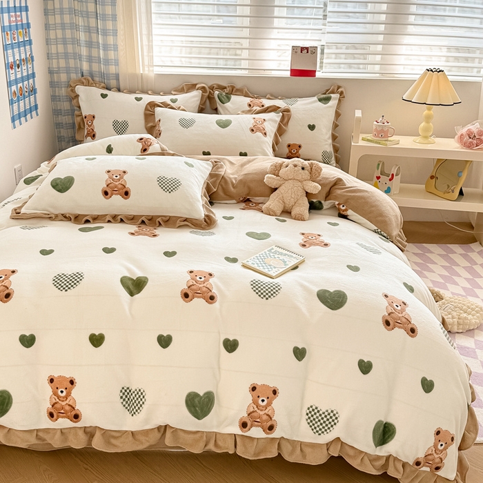 91家纺网 家纺一手货源 找家纺 懒猫家纺 2025新款韩版牛奶绒四件套 礼物熊