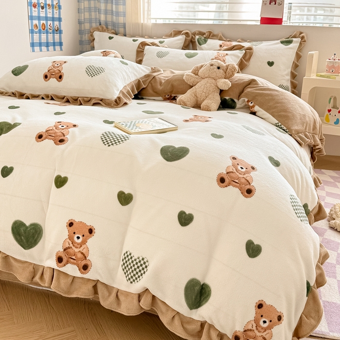 91家纺网 家纺一手货源 找家纺 懒猫家纺 2025新款韩版牛奶绒四件套 礼物熊