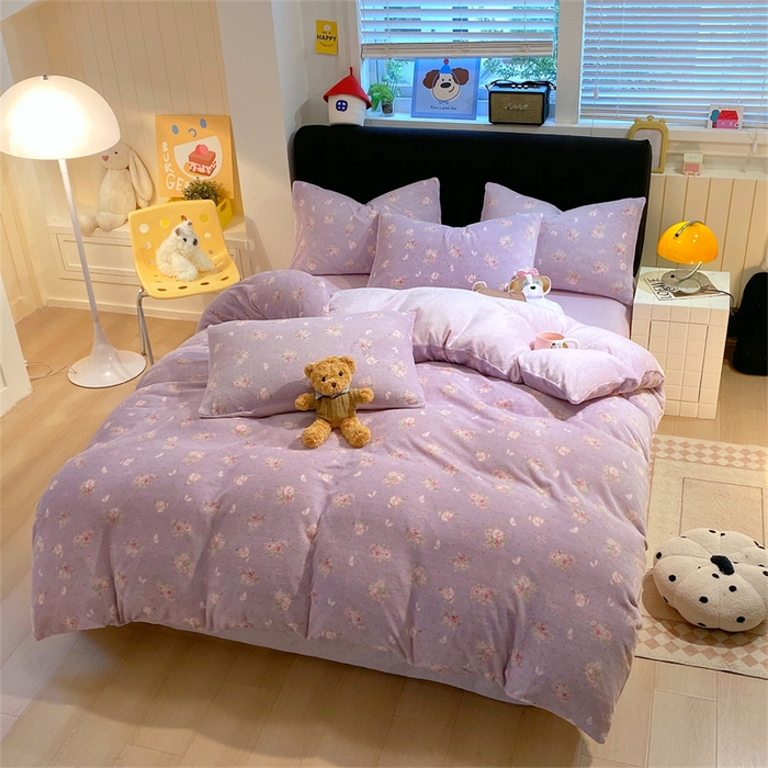 91家纺网 家纺一手货源 找家纺 佰亿莱 2025直播新款印花小清新法莱绒牛奶绒四件套瑾紫花