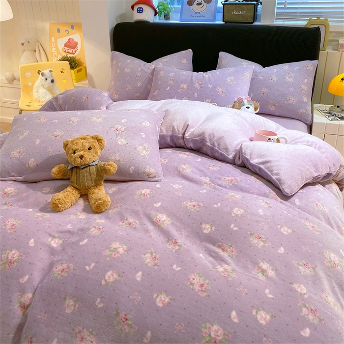 91家纺网 家纺一手货源 找家纺 佰亿莱 2025直播新款印花小清新法莱绒牛奶绒四件套瑾紫花