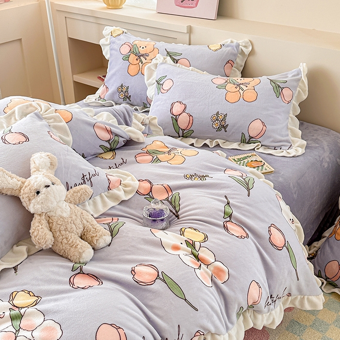 91家纺网 家纺一手货源 找家纺 懒猫家纺 2025新款韩版牛奶绒四件套 捧花小兔