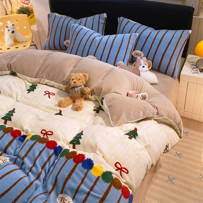 91家纺网 家纺一手货源 找家纺 佰亿莱 2025直播新款印花小清新法莱绒牛奶绒四件套梦幻森林