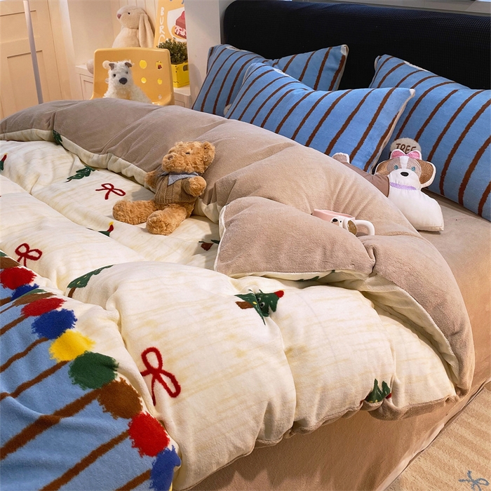 91家纺网 家纺一手货源 找家纺 佰亿莱 2025直播新款印花小清新法莱绒牛奶绒四件套梦幻森林