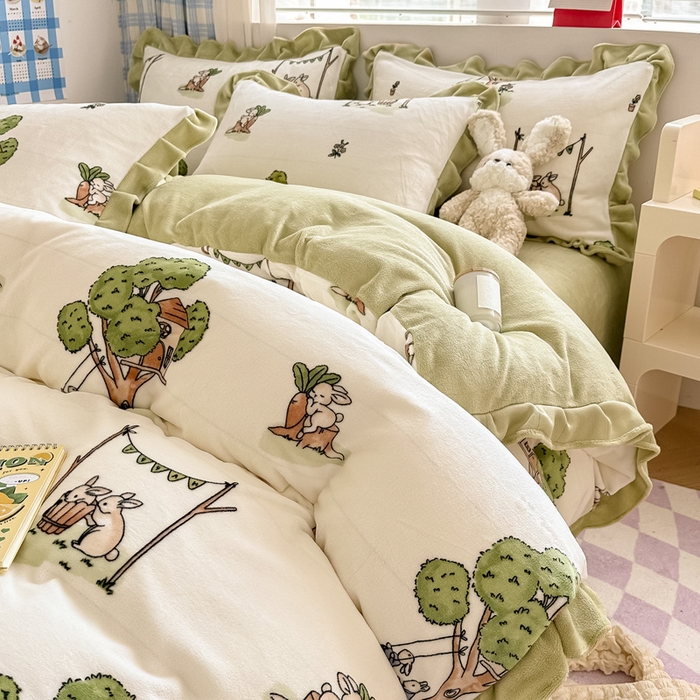 91家纺网 家纺一手货源 找家纺 懒猫家纺 2025新款韩版牛奶绒四件套 森林树屋