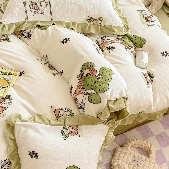 91家纺网 家纺一手货源 找家纺 懒猫家纺 2025新款韩版牛奶绒四件套 森林树屋