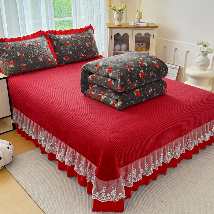 91家纺网 家纺一手货源 找家纺 艺慕家纺 2025新款时尚印花牛奶绒床盖四件套绯花灰韵